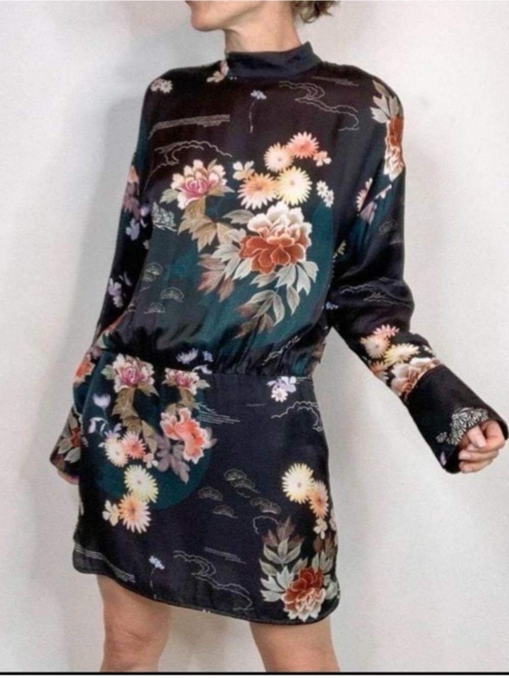 Zara  “The Camila" floral satin mini L